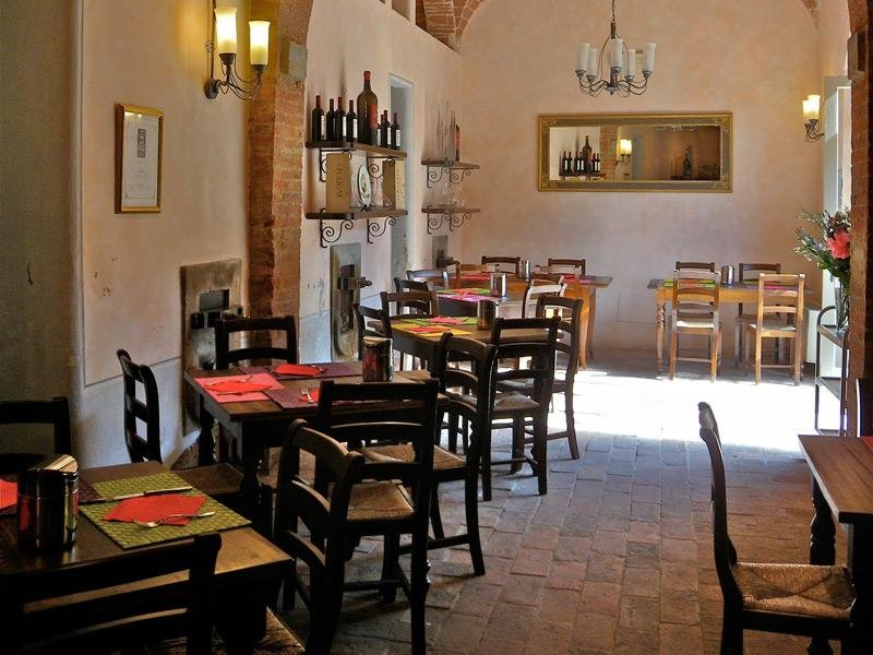 Borgo Di Colleoli Resort