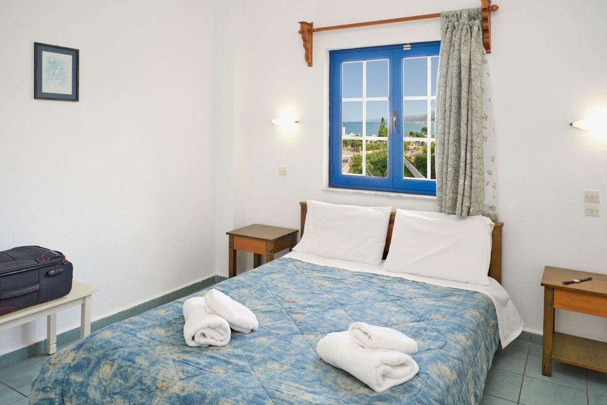 Dionysos Hotel Apartments & Studios