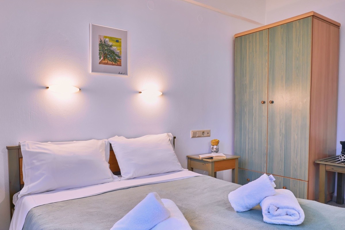 Dionysos Hotel Apartments & Studios