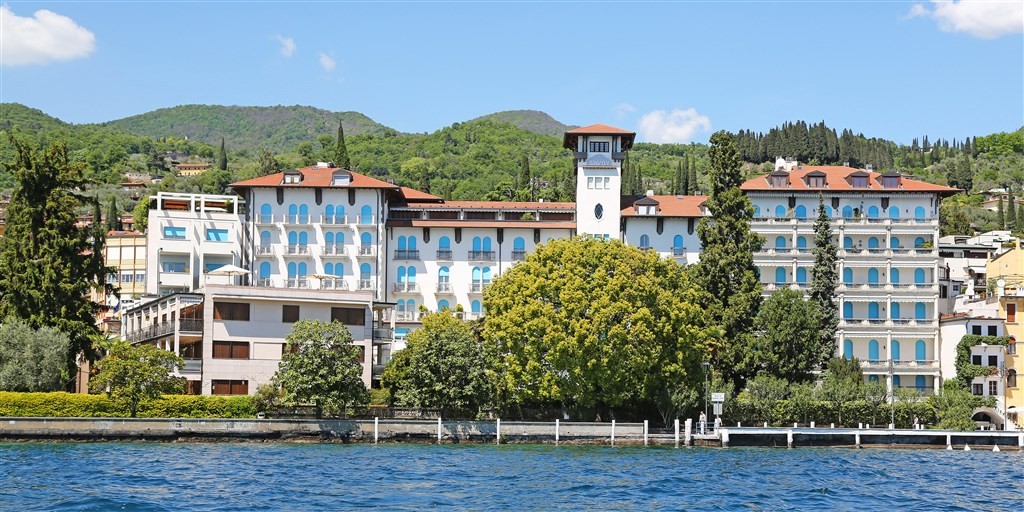 Savoy Palace Gardone