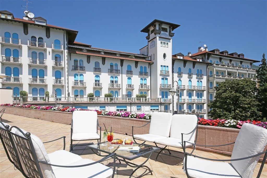 Savoy Palace Gardone