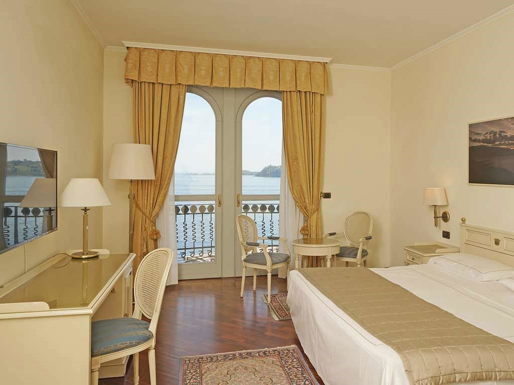 Savoy Palace Gardone
