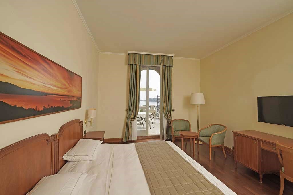 Savoy Palace Gardone