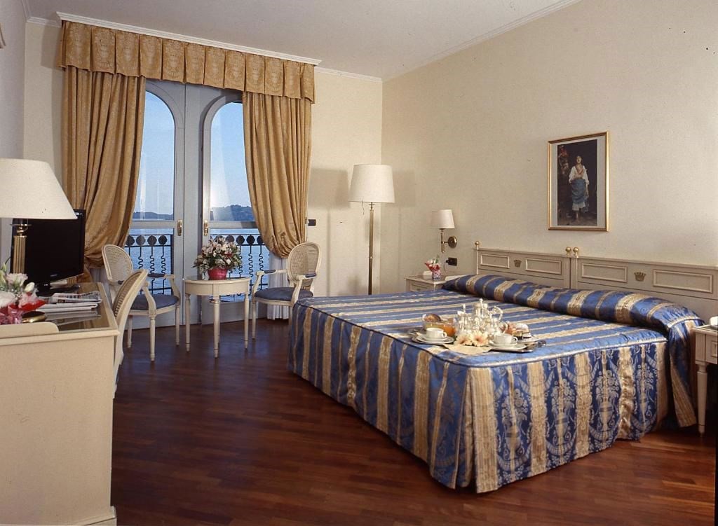 Savoy Palace Gardone