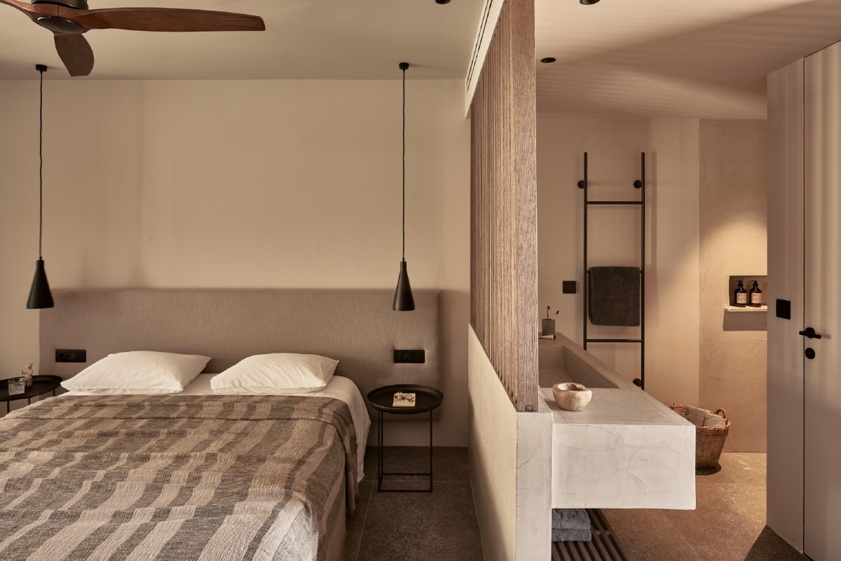 Theros All Suite
