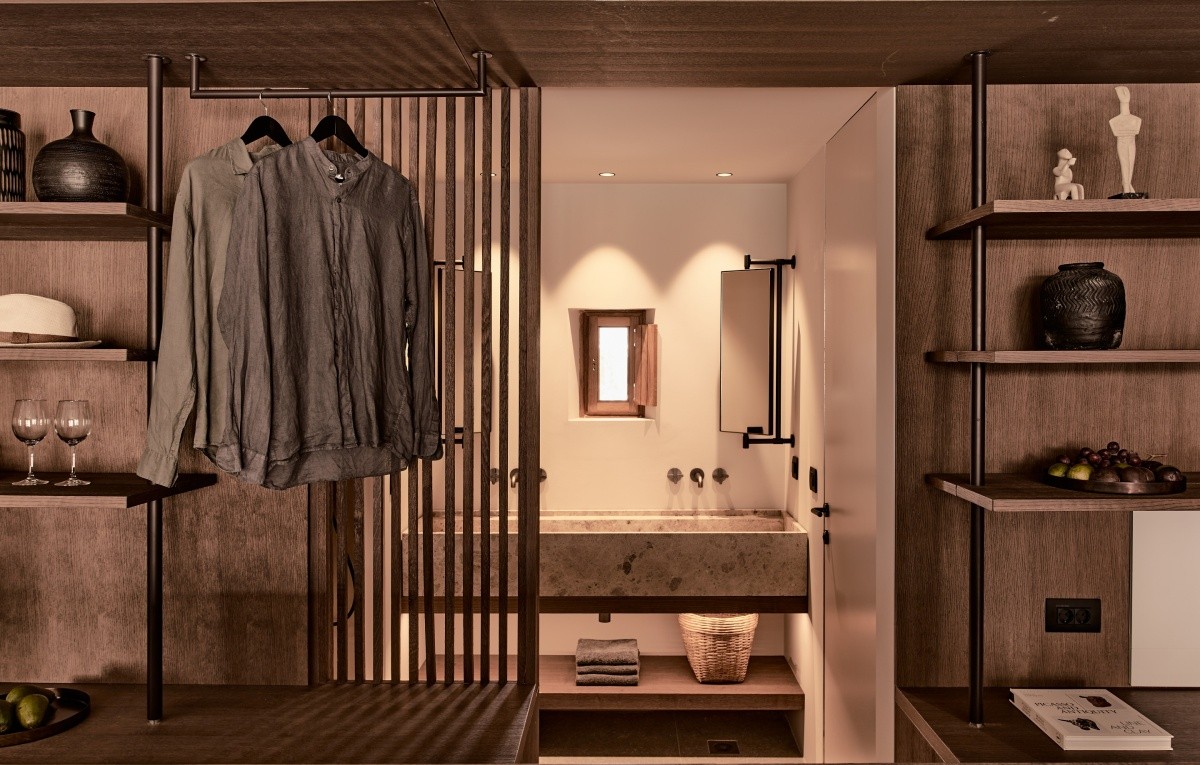 Theros All Suite