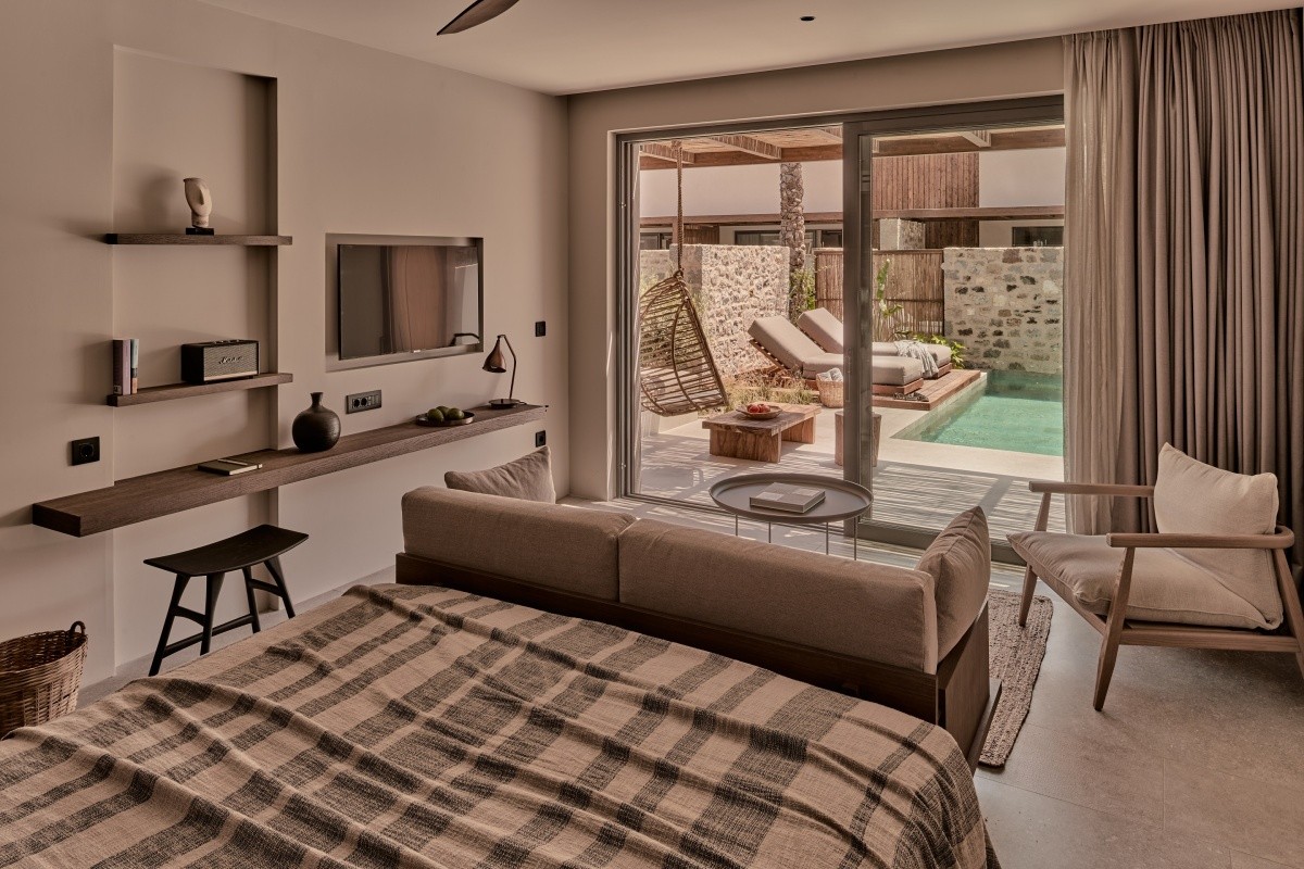 Theros All Suite