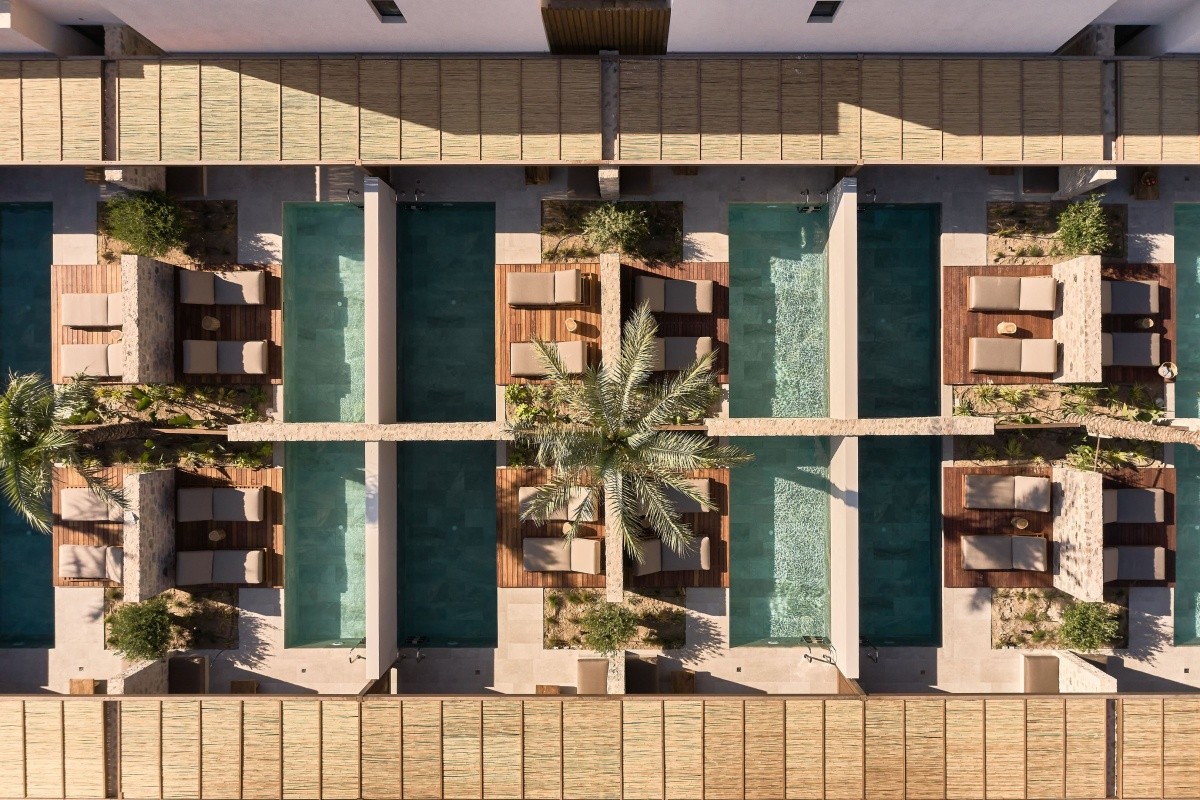 Theros All Suite