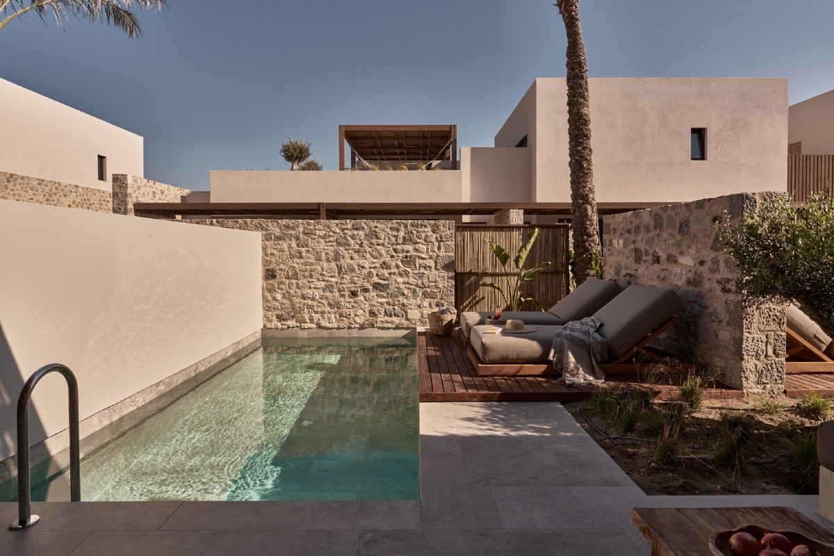 Theros All Suite