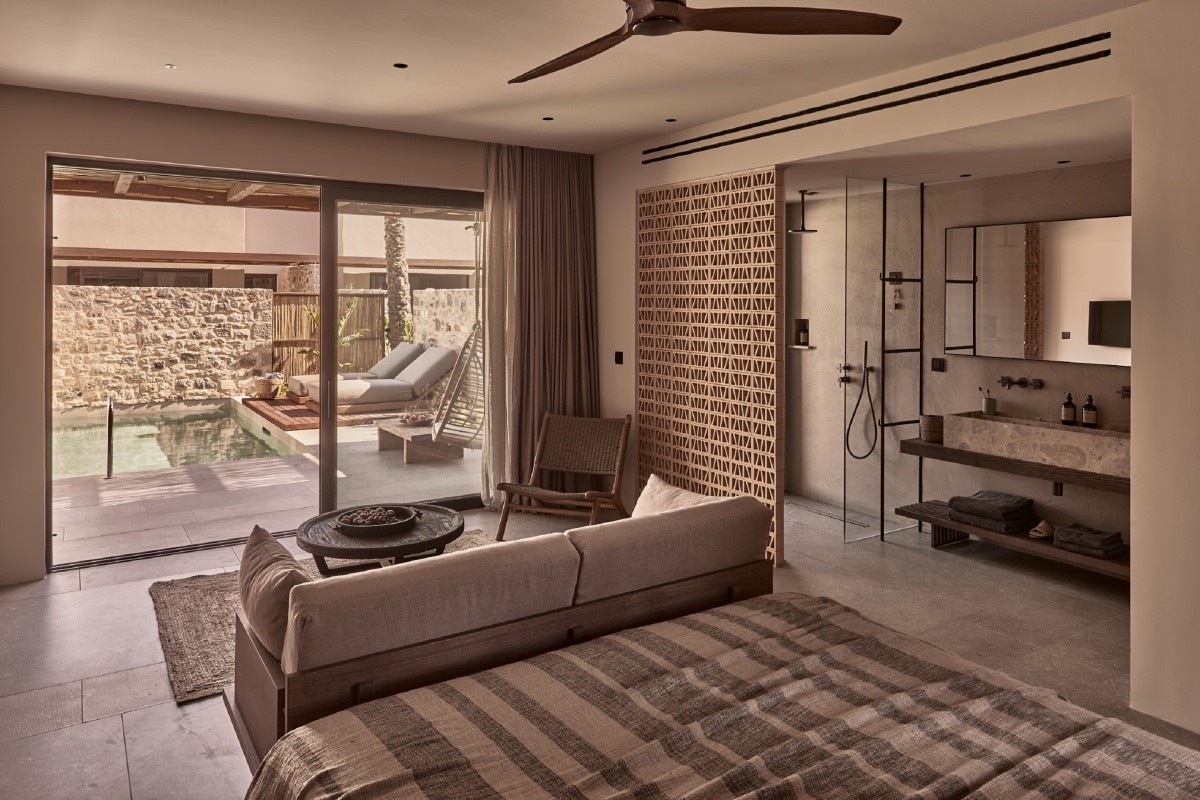 Theros All Suite