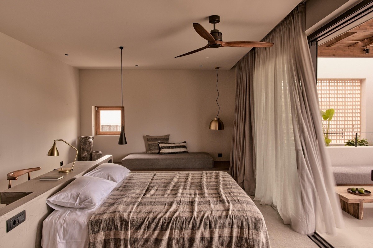 Theros All Suite
