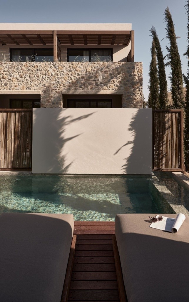 Theros All Suite
