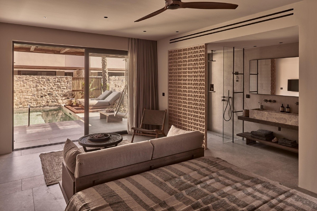 Theros All Suite