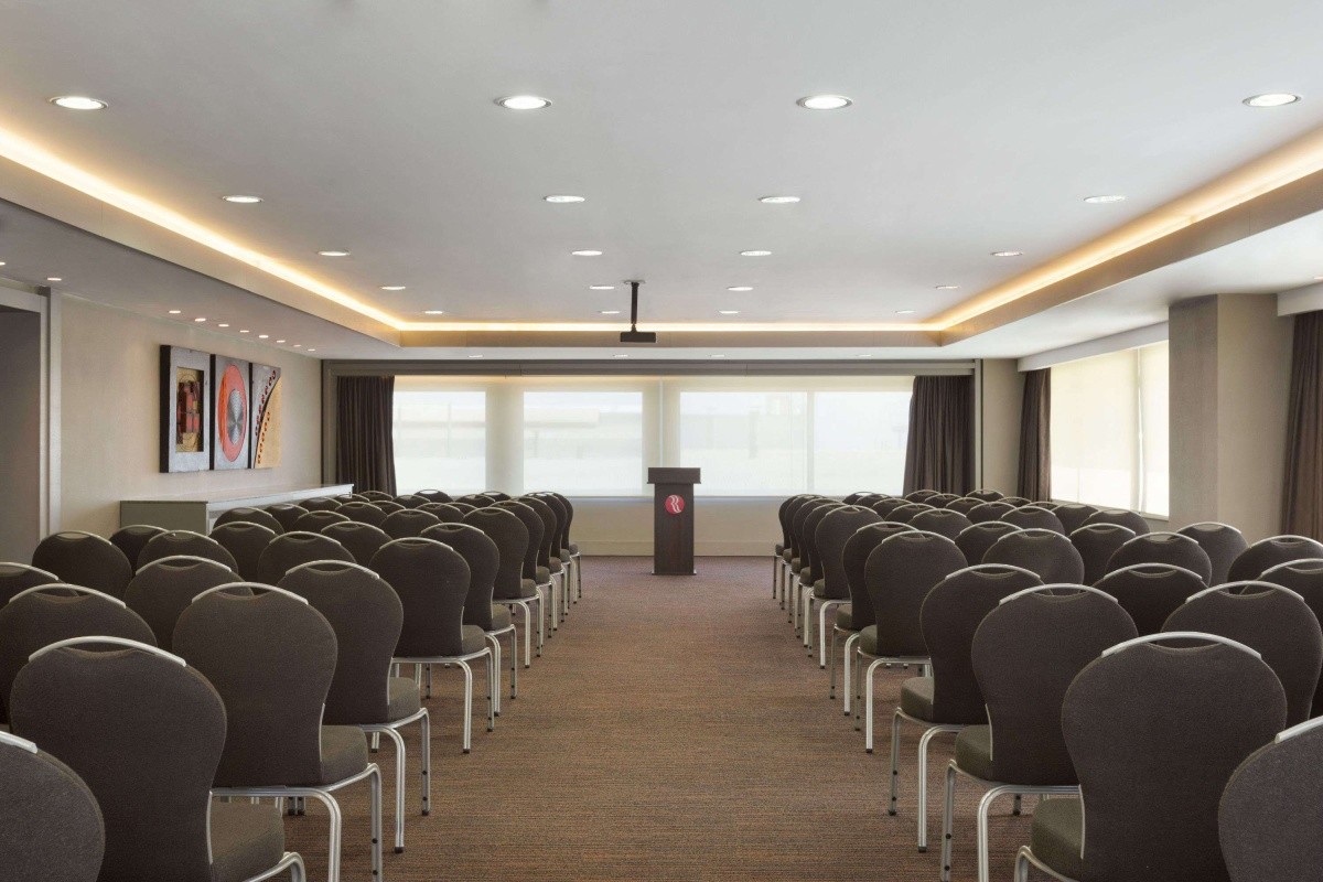 Ramada & Suites Kemalpasa
