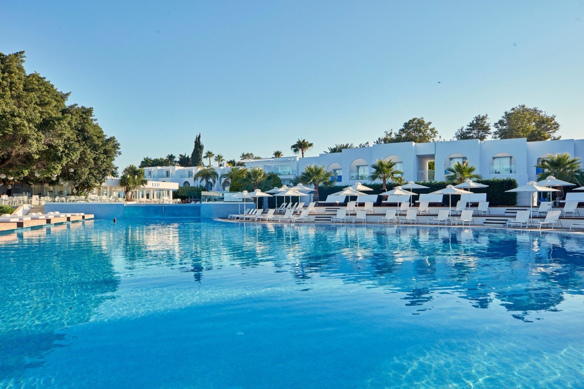 So White Club Resort
