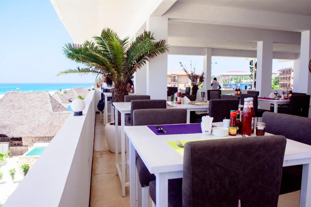 Sun Sea Bar Beach