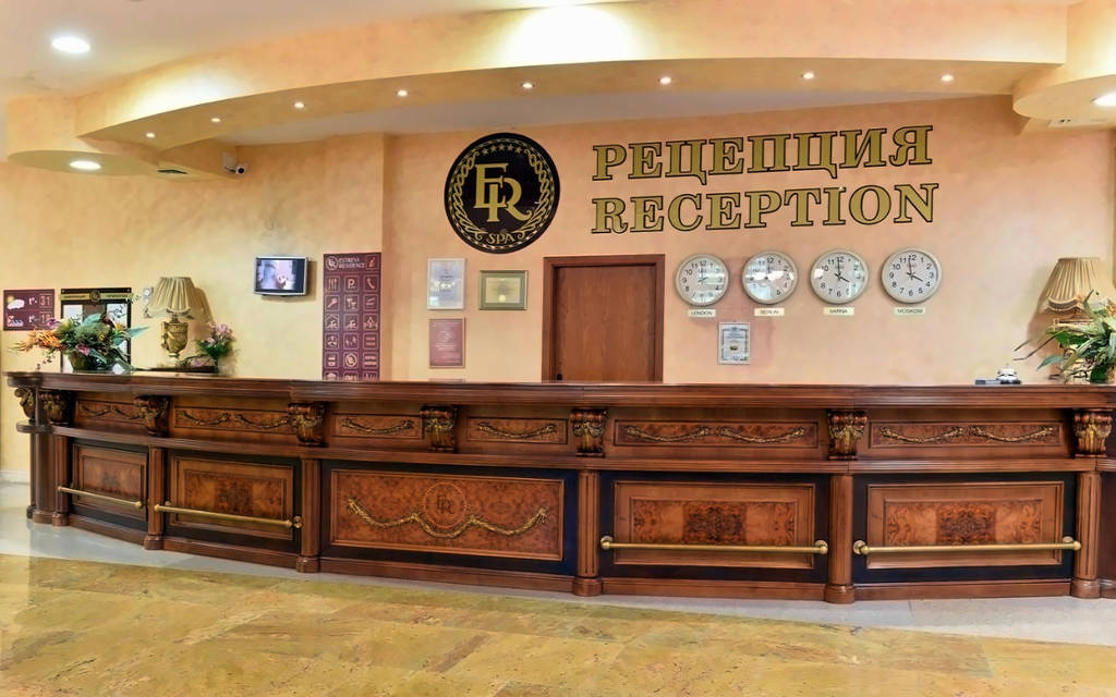 Estreya Palace & Residence