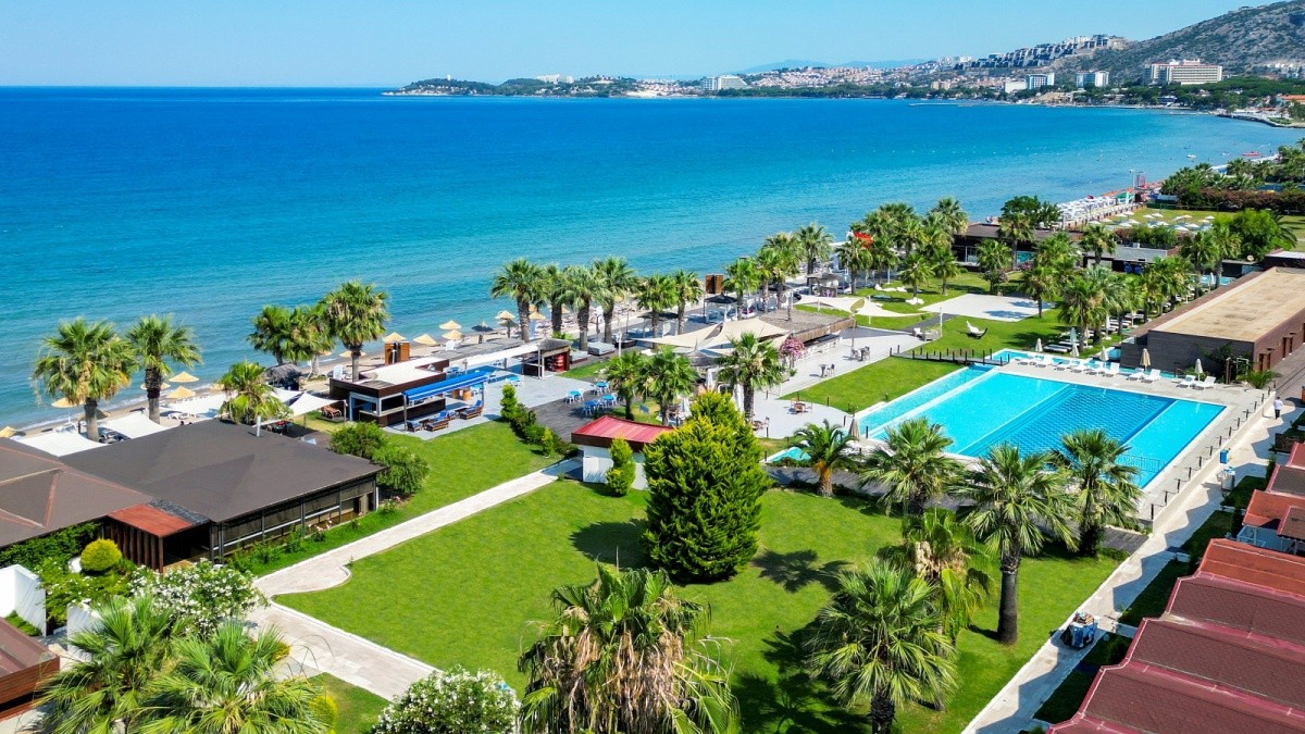 Risus Aqua Beach