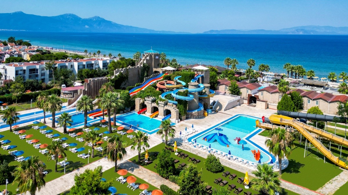 Risus Aqua Beach
