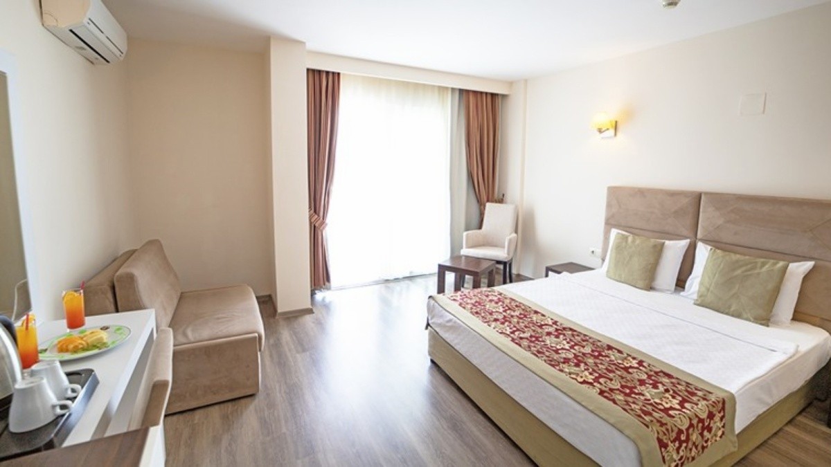 Risus Aqua Beach
