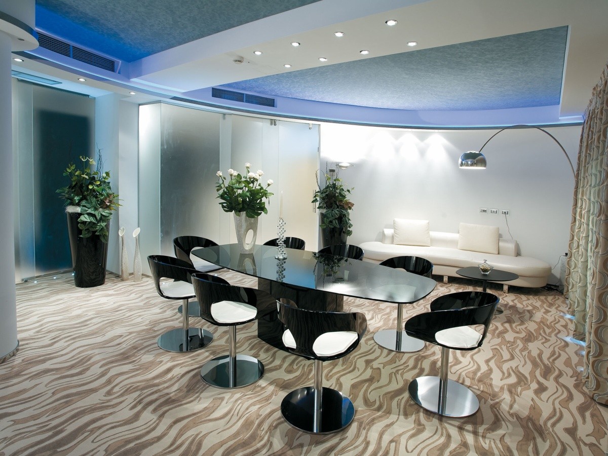 Premier & Suites