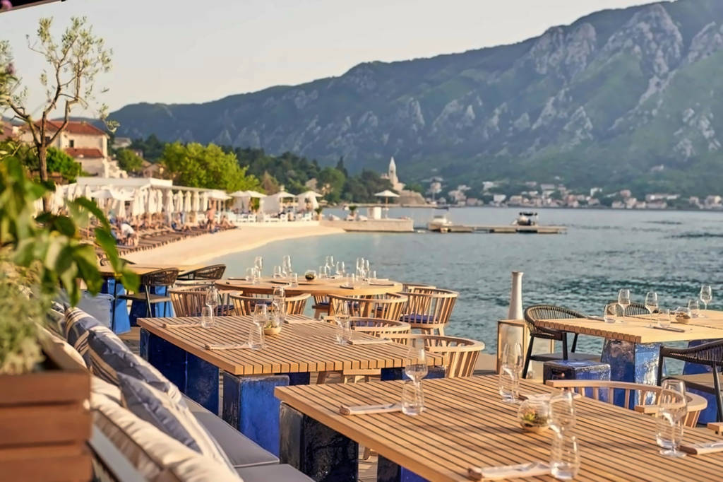 Huma Kotor Bay