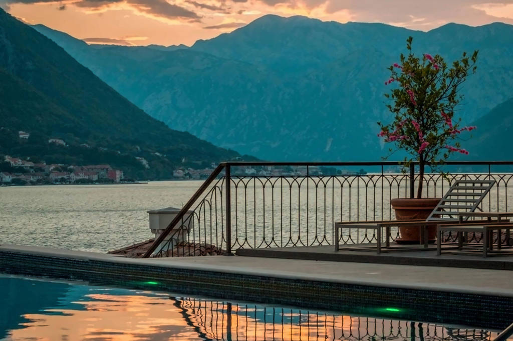 Huma Kotor Bay