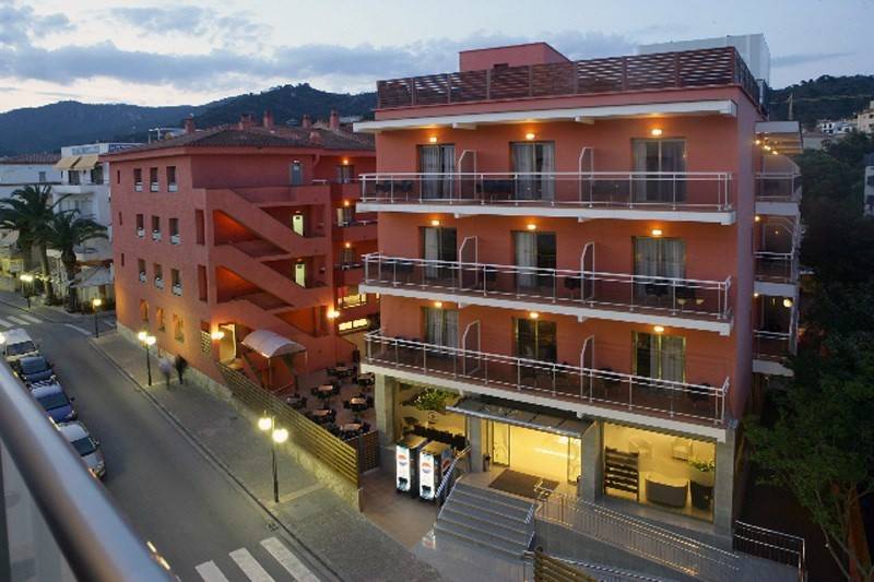 Tossa Beach Center (Ex. Tossa Beach & Tossa Center)