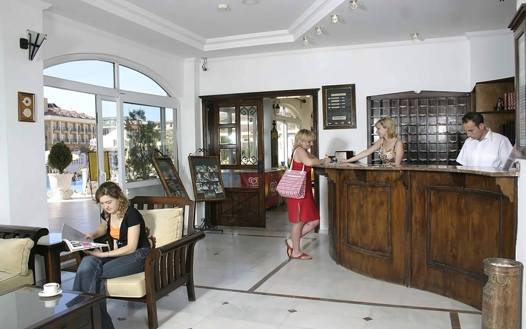 Sinatra Hotel