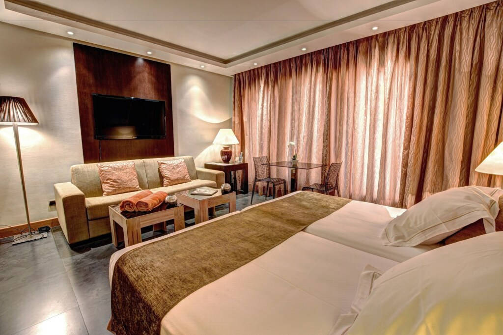 Artplatinum Suites & Apartments