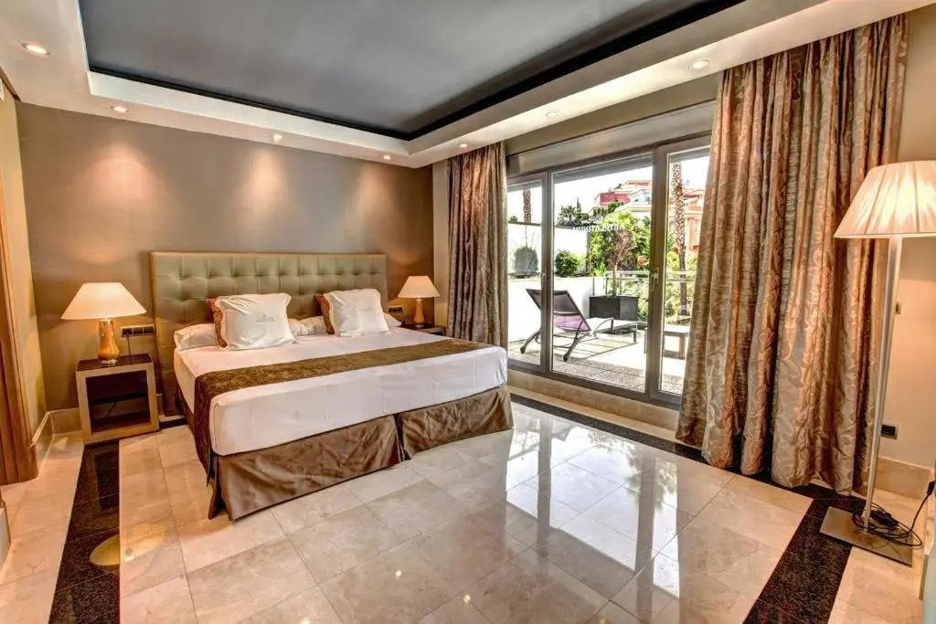 Artplatinum Suites & Apartments