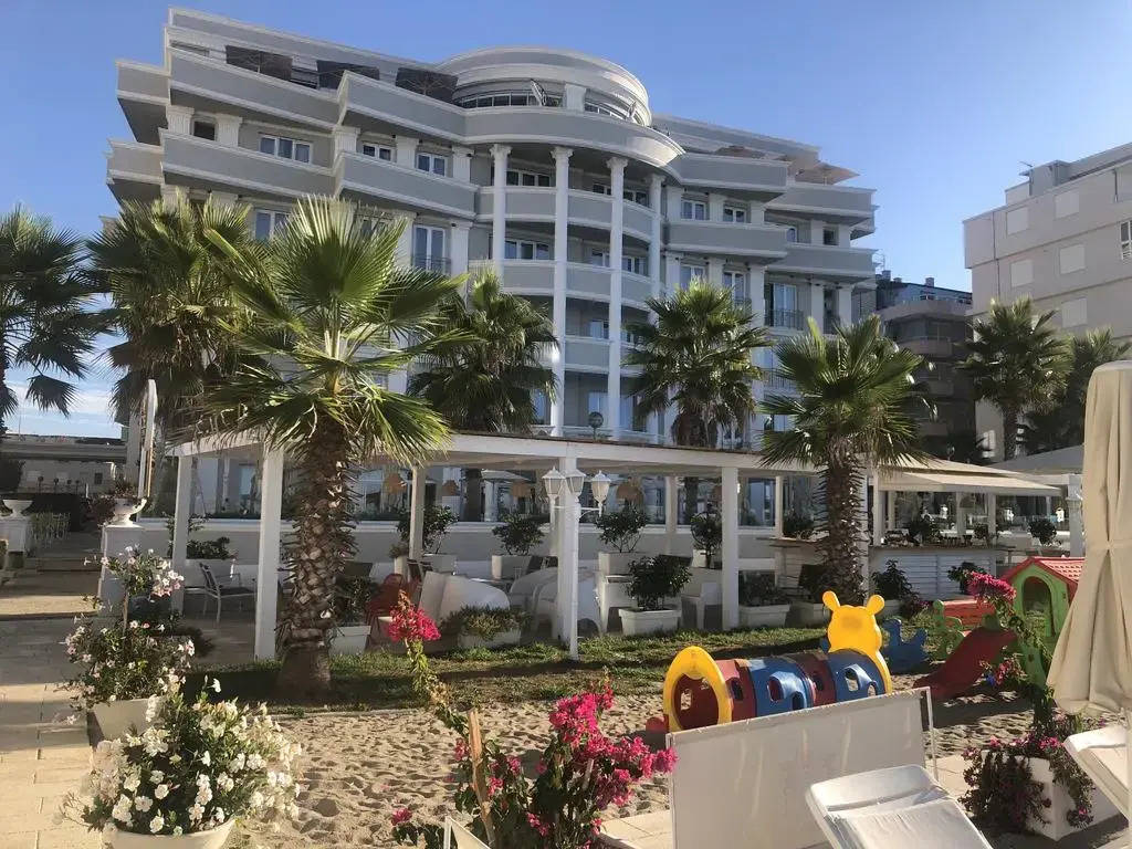Palace & Spa