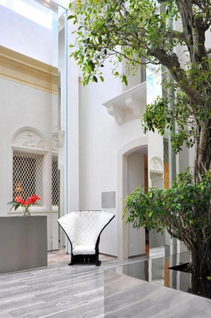Romano House