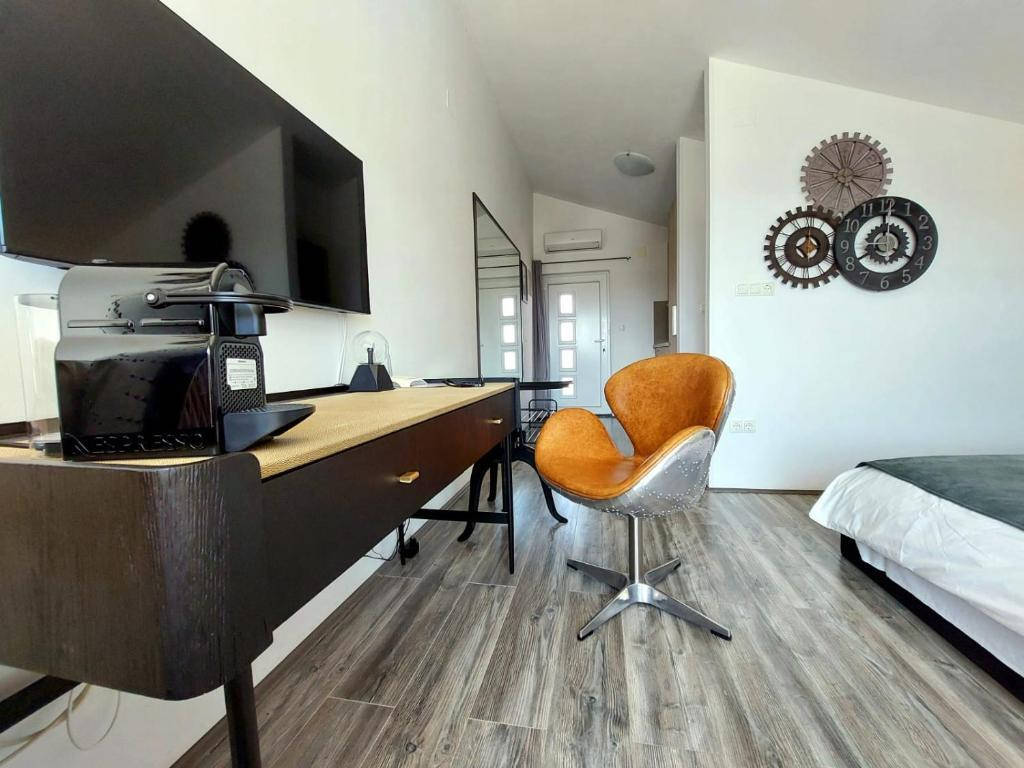 Refresh Boutique Apartments