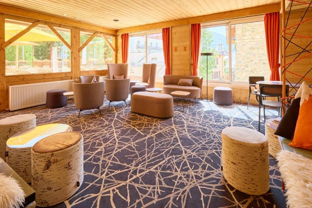 Base Camp Lodge