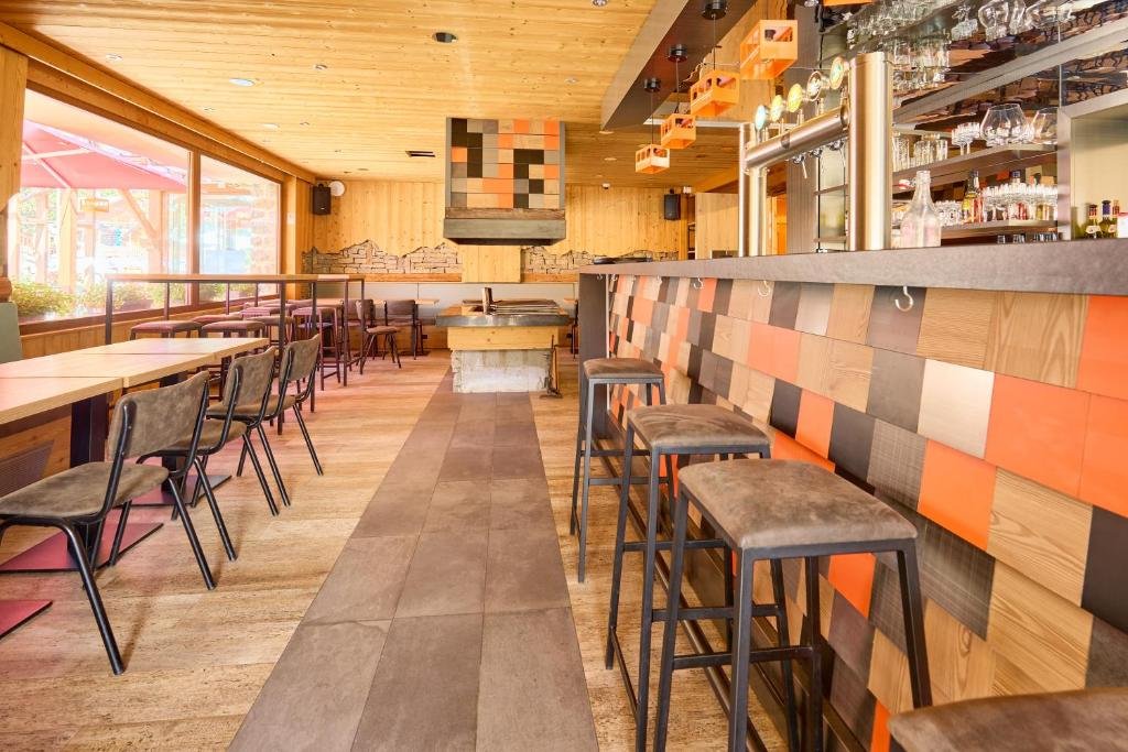 Base Camp Lodge
