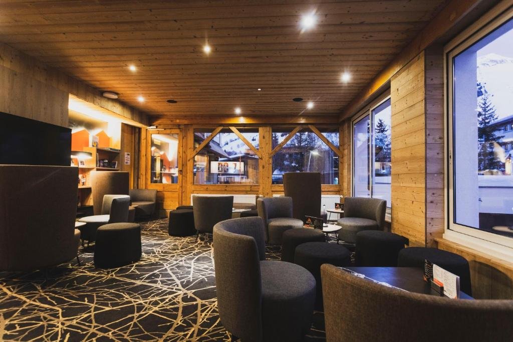 Base Camp Lodge