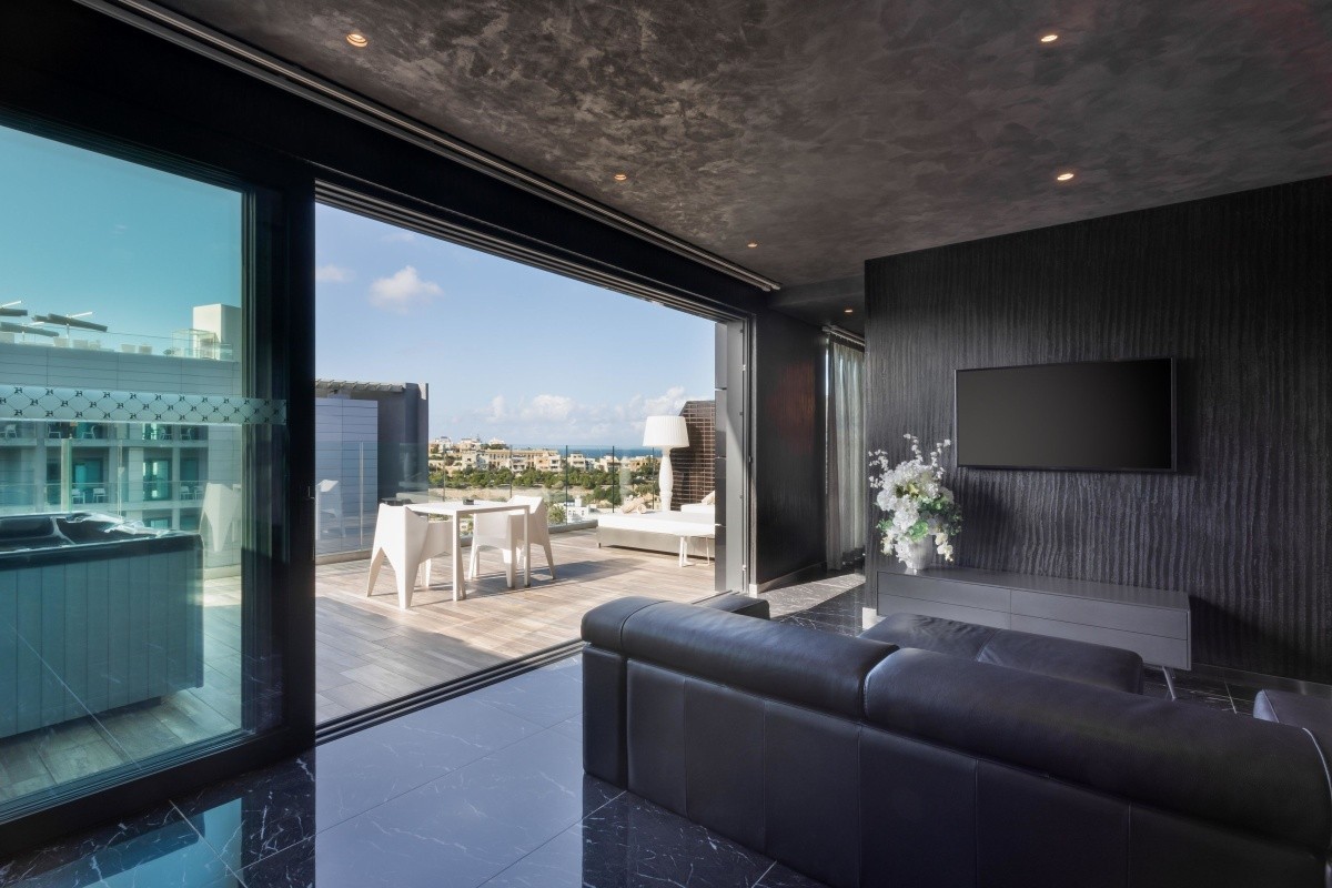 H Hotel - Adults Only