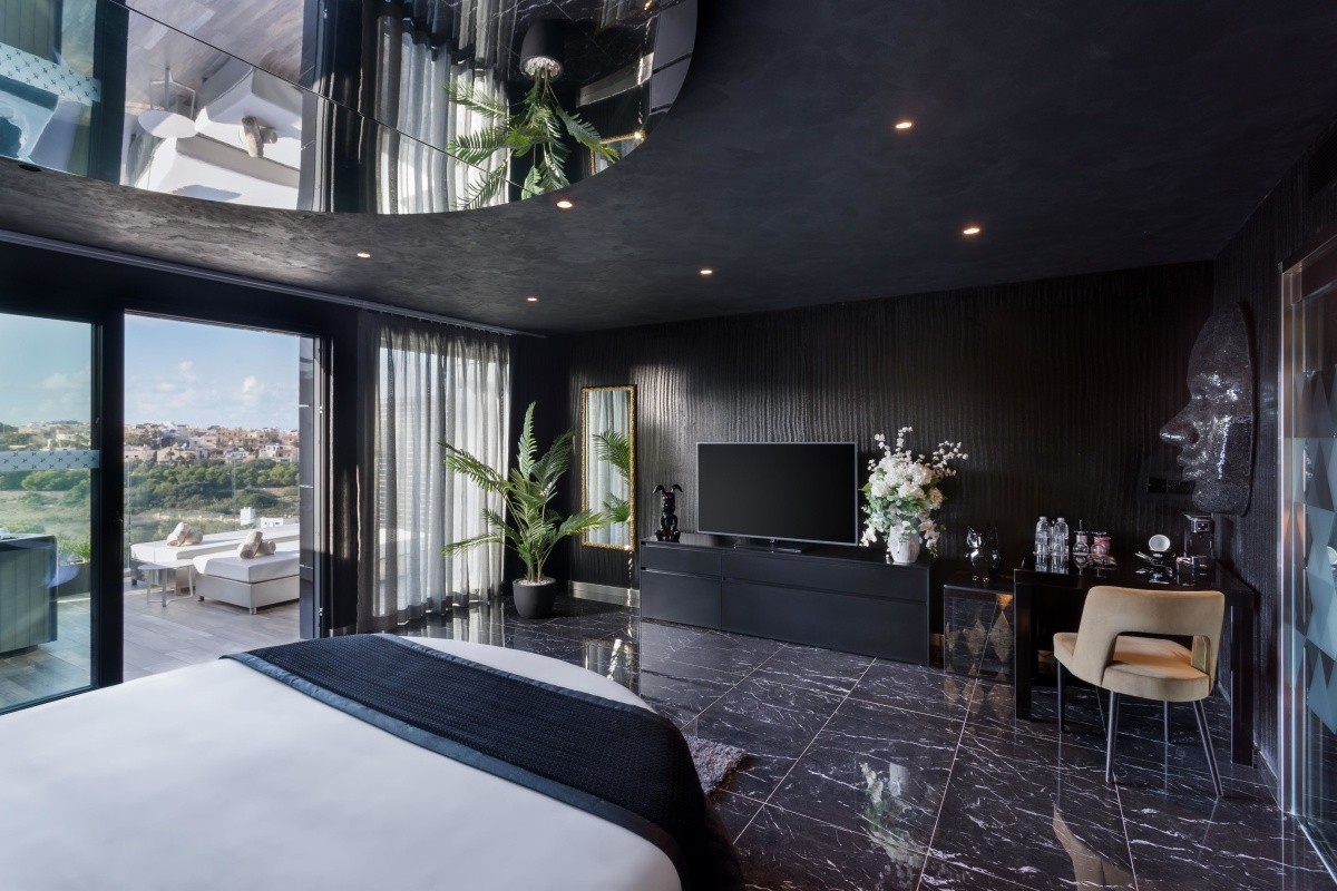 H Hotel - Adults Only