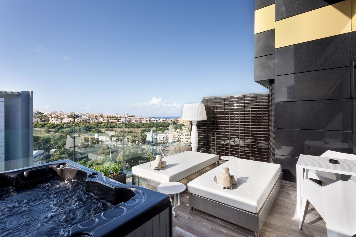H Hotel - Adults Only