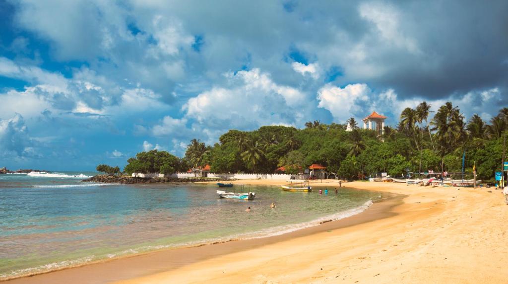 Wave Beach Resort