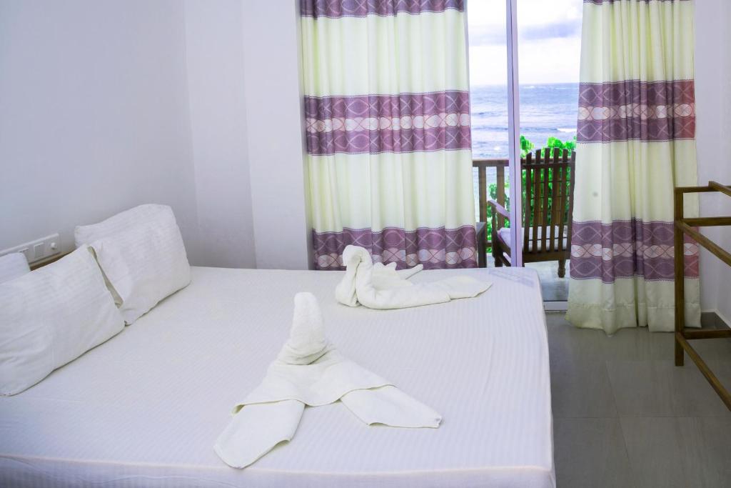 Wave Beach Resort