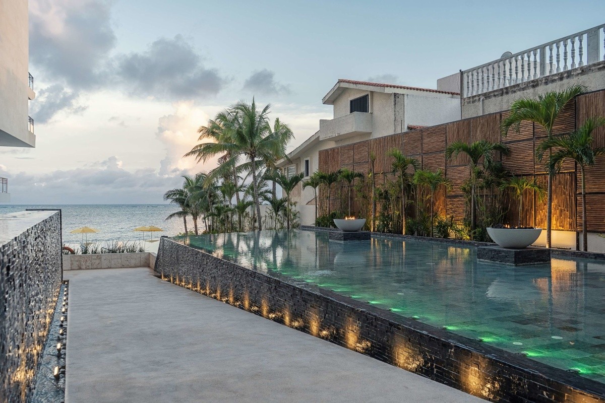 Residences At The Fives Oceanfront (Puerto Morelos)