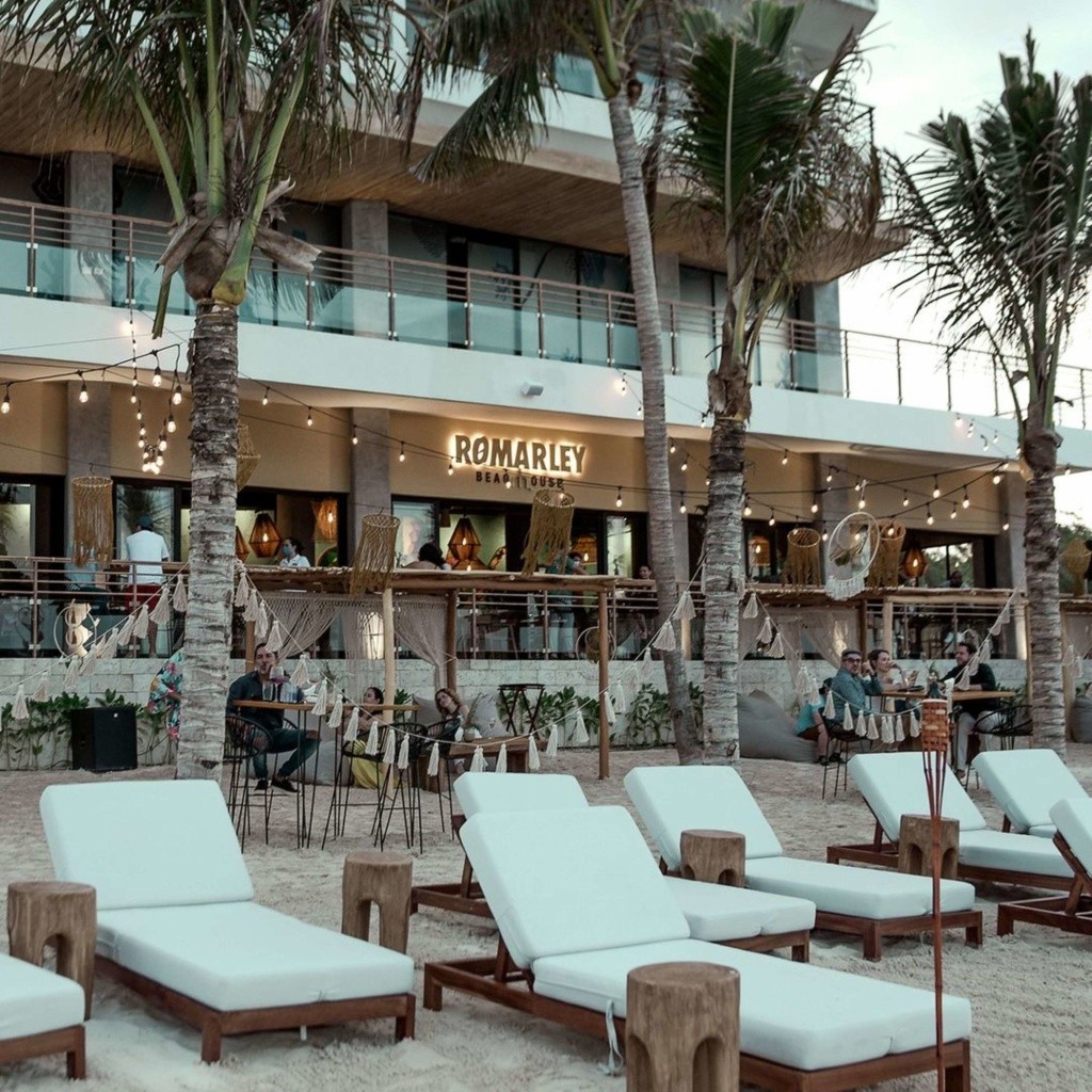 Residences At The Fives Oceanfront (Puerto Morelos)