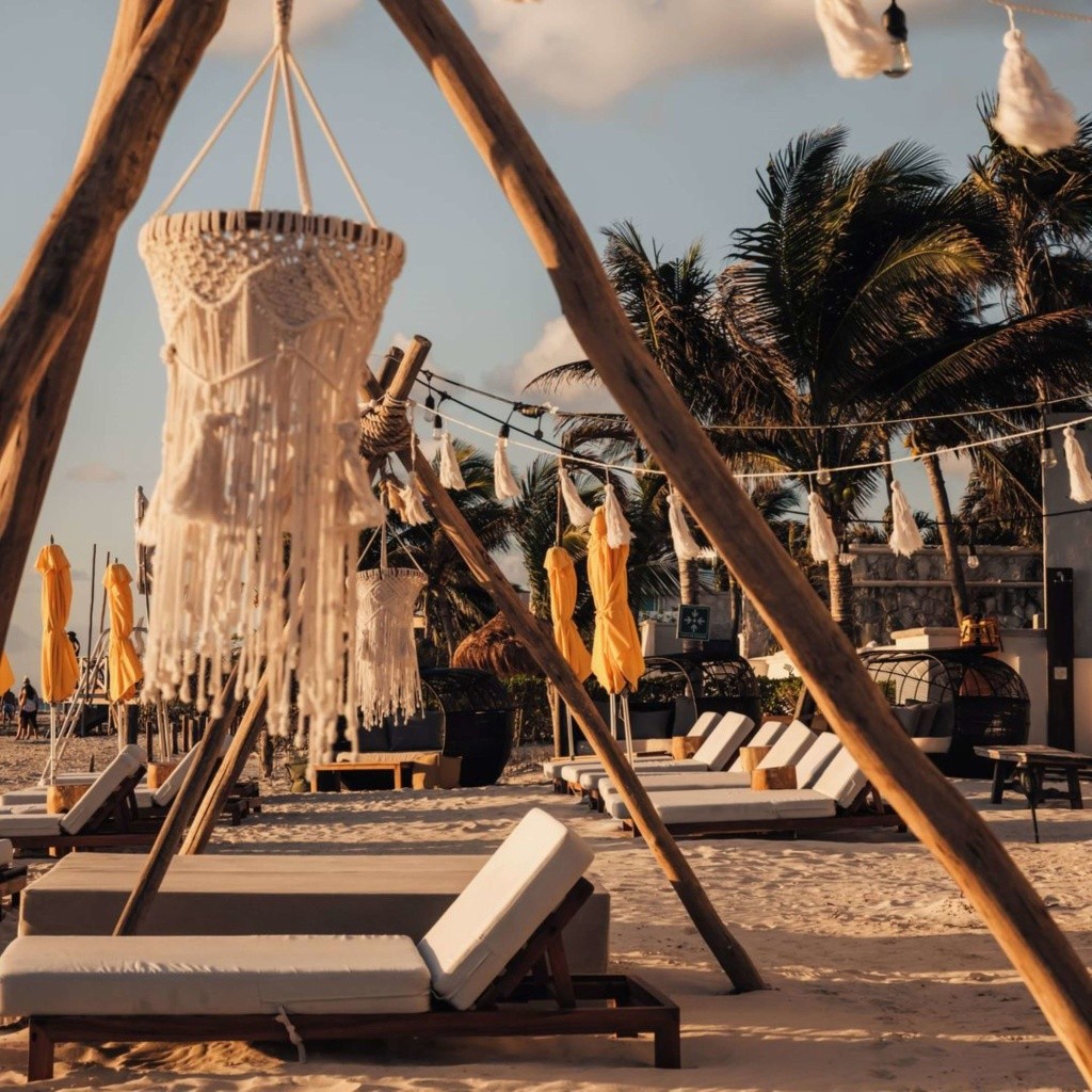 Residences At The Fives Oceanfront (Puerto Morelos)