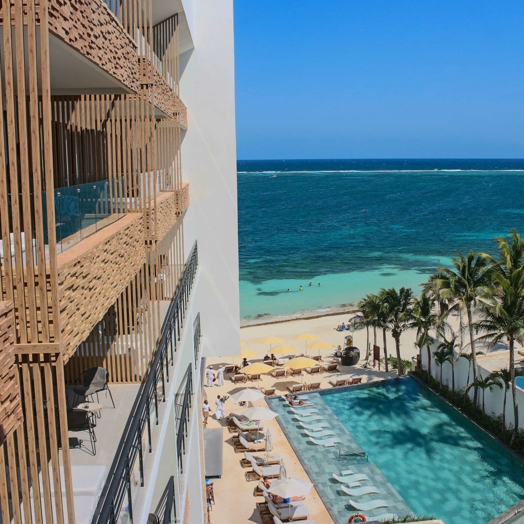 Residences At The Fives Oceanfront (Puerto Morelos)
