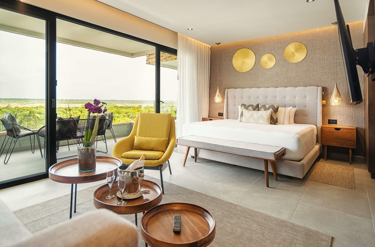 Residences At The Fives Oceanfront (Puerto Morelos)