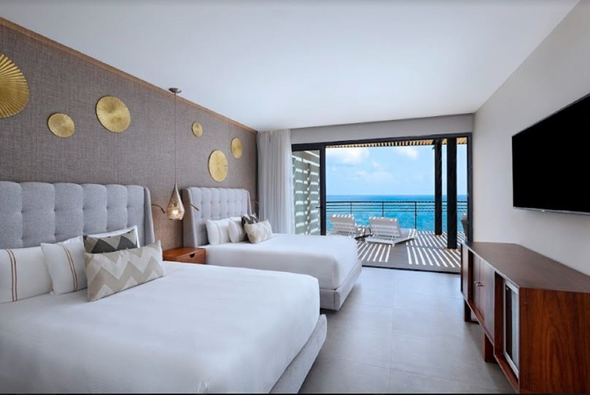 Residences At The Fives Oceanfront (Puerto Morelos)