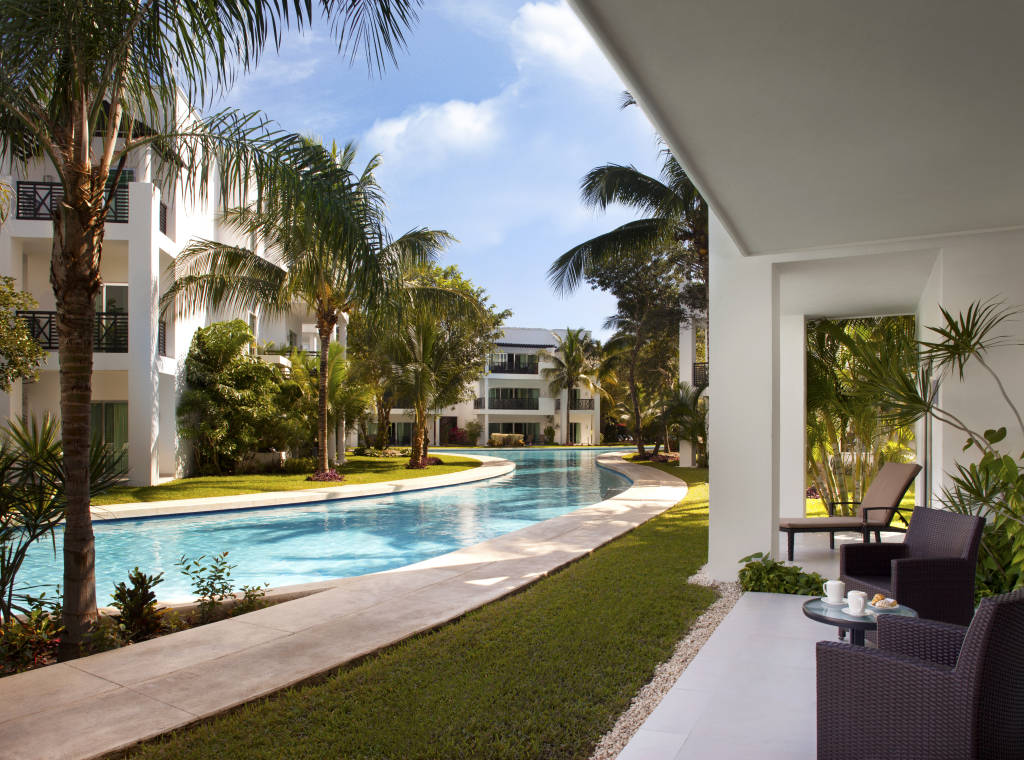 Residences At The Fives Oceanfront (Puerto Morelos)