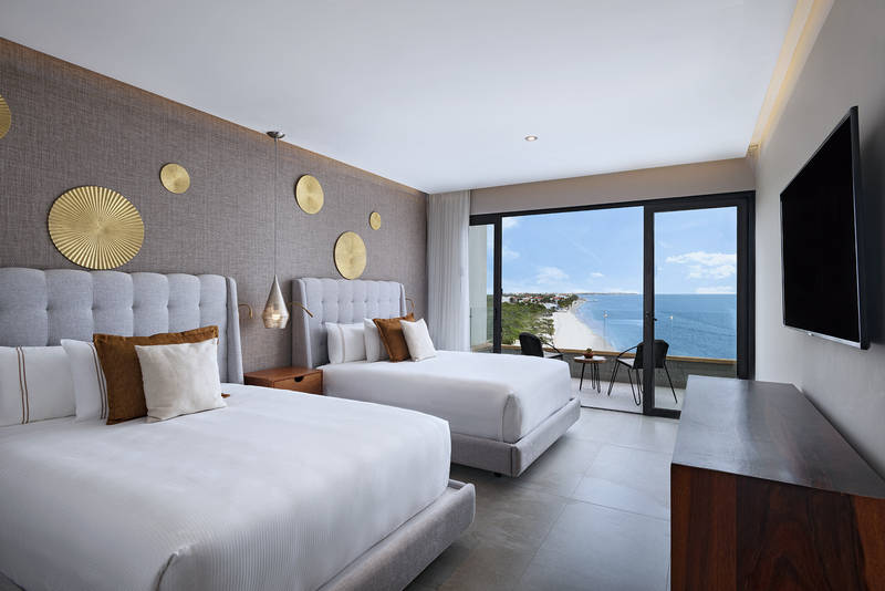 Residences At The Fives Oceanfront (Puerto Morelos)
